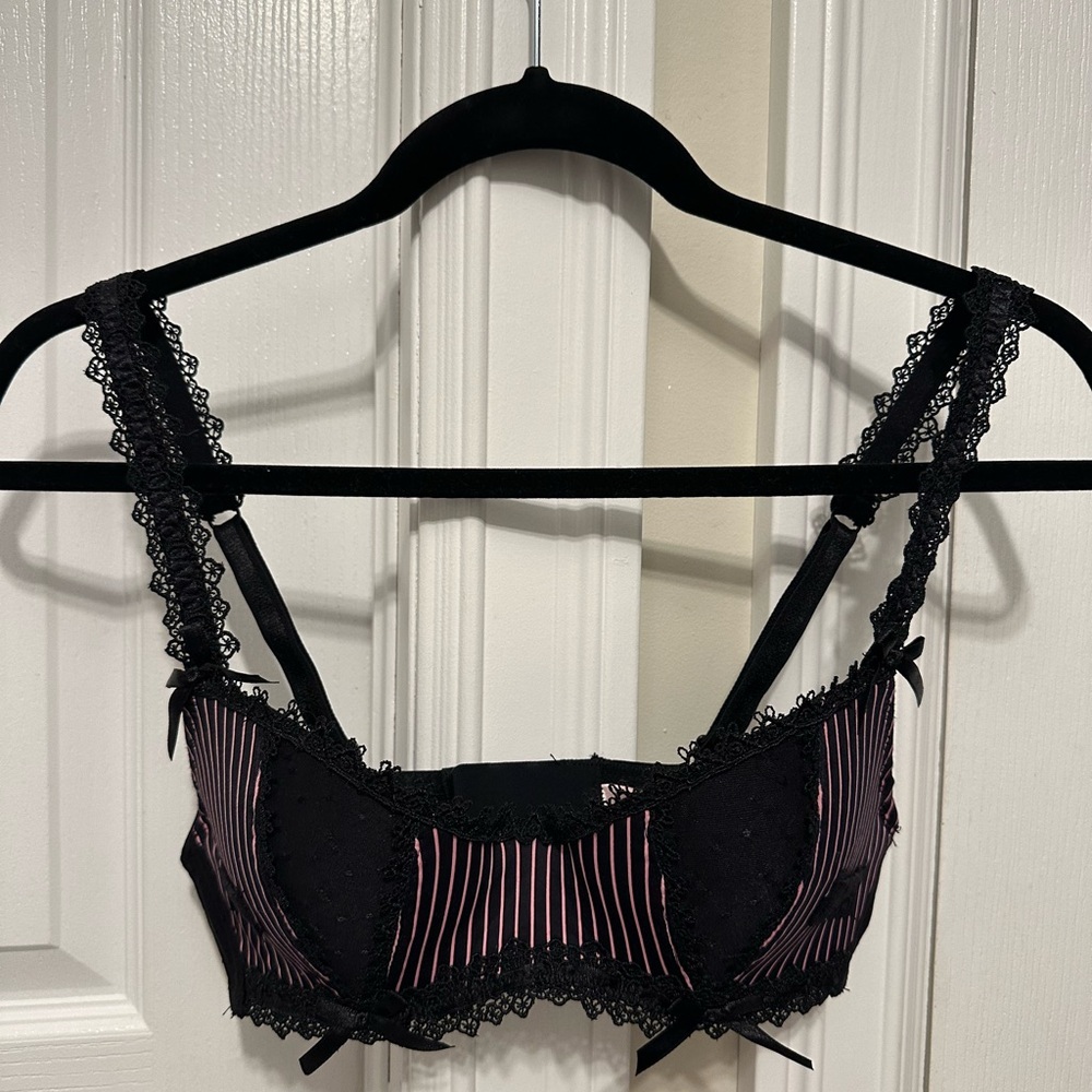 La Vie En Rose bra. Tags removed but never worn. Size 36A.